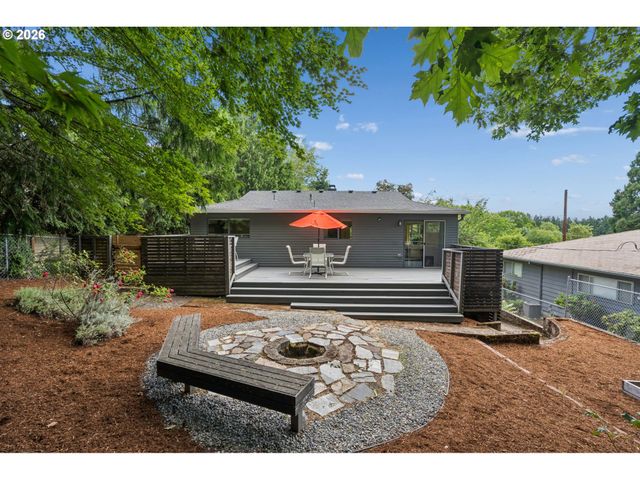 3633 Sw TEXAS St, Portland, OR 97219