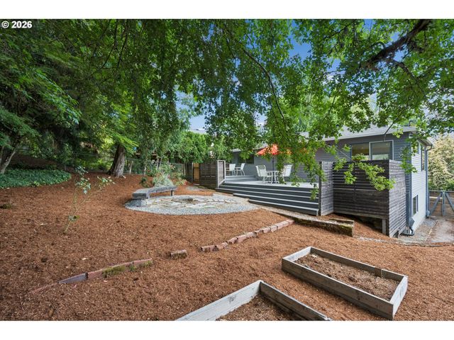 3633 Sw TEXAS St, Portland, OR 97219