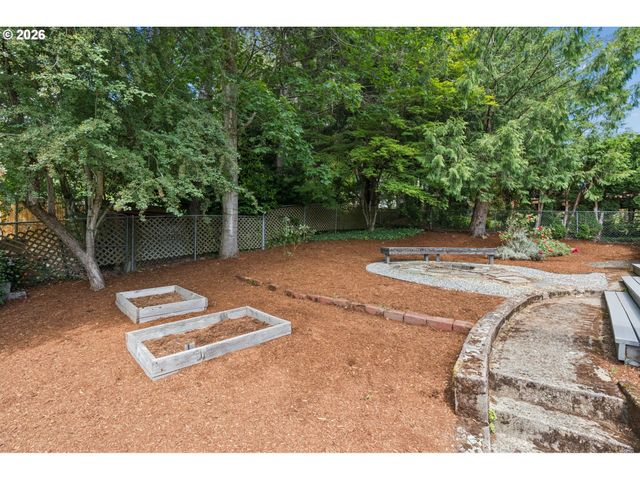 3633 Sw TEXAS St, Portland, OR 97219