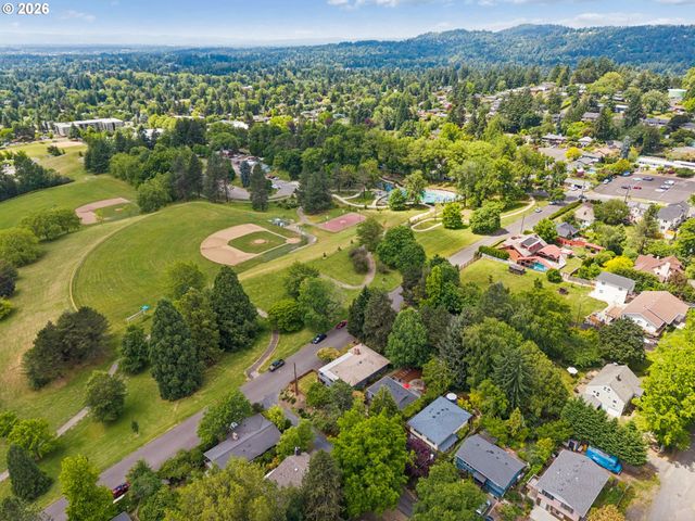 3633 Sw TEXAS St, Portland, OR 97219