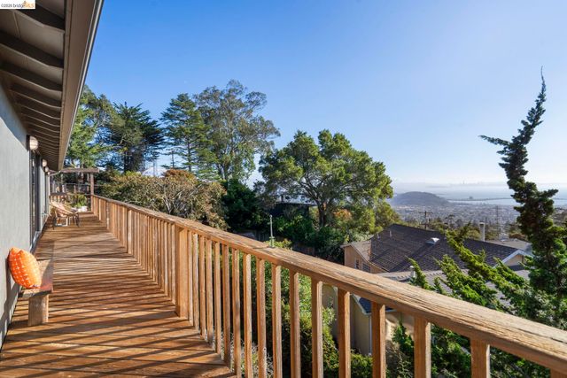1009 Havens Pl, El Cerrito, CA 94530