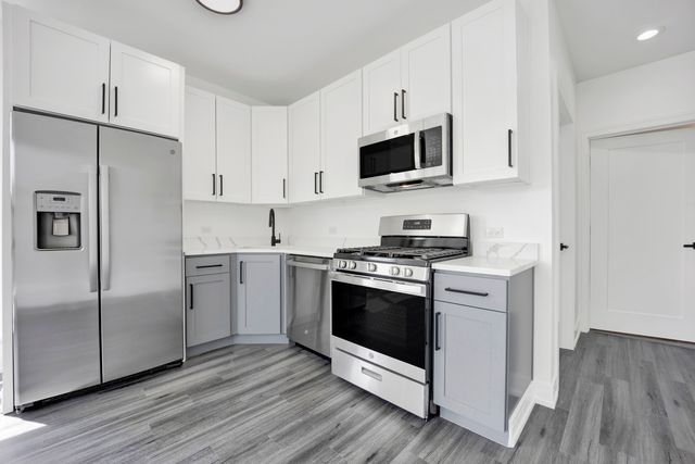 4350 W Lawrence Avenue 408, Chicago, IL 60630