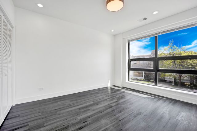 4350 W Lawrence Avenue 408, Chicago, IL 60630