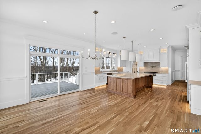 12 Pumpkin Grove, East Lyme, CT 06333