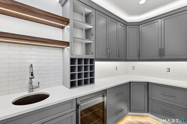 12 Pumpkin Grove, East Lyme, CT 06333