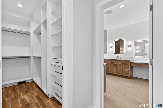 12 Pumpkin Grove, East Lyme, CT 06333