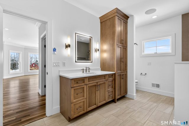 12 Pumpkin Grove, East Lyme, CT 06333