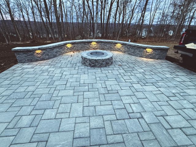 12 Pumpkin Grove, East Lyme, CT 06333