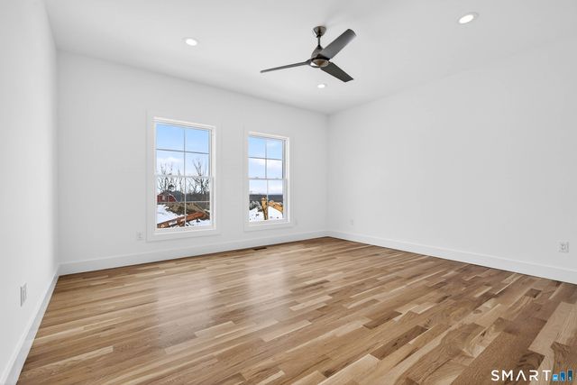 12 Pumpkin Grove, East Lyme, CT 06333