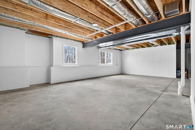 12 Pumpkin Grove, East Lyme, CT 06333