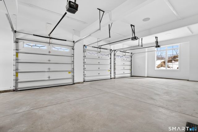 12 Pumpkin Grove, East Lyme, CT 06333