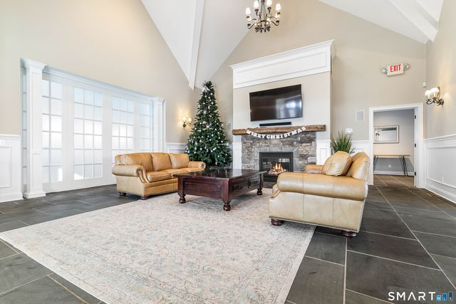 12 Pumpkin Grove, East Lyme, CT 06333