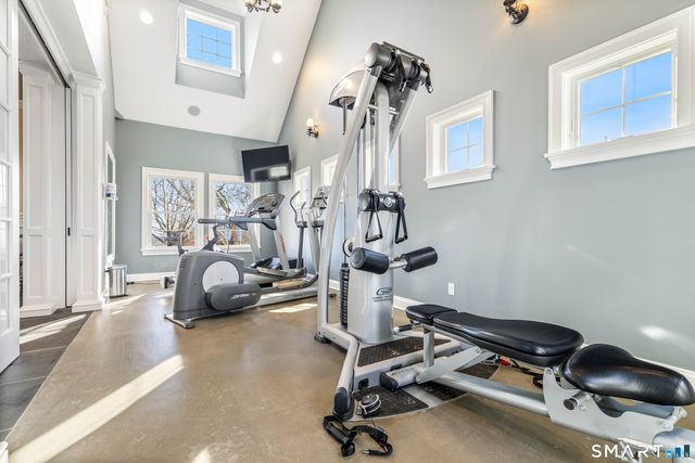 12 Pumpkin Grove, East Lyme, CT 06333