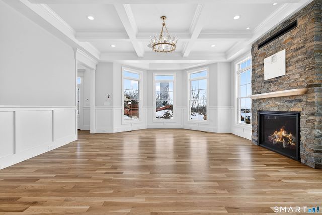 12 Pumpkin Grove, East Lyme, CT 06333