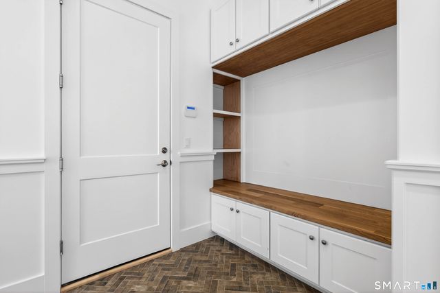 12 Pumpkin Grove, East Lyme, CT 06333