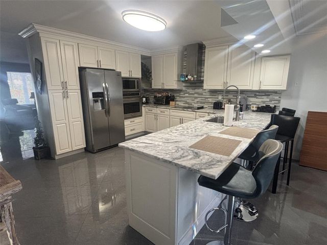 2820 NE 49th Street, Fort Lauderdale, FL 33308