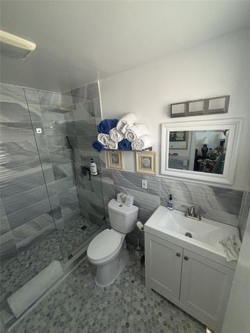 2820 NE 49th Street, Fort Lauderdale, FL 33308