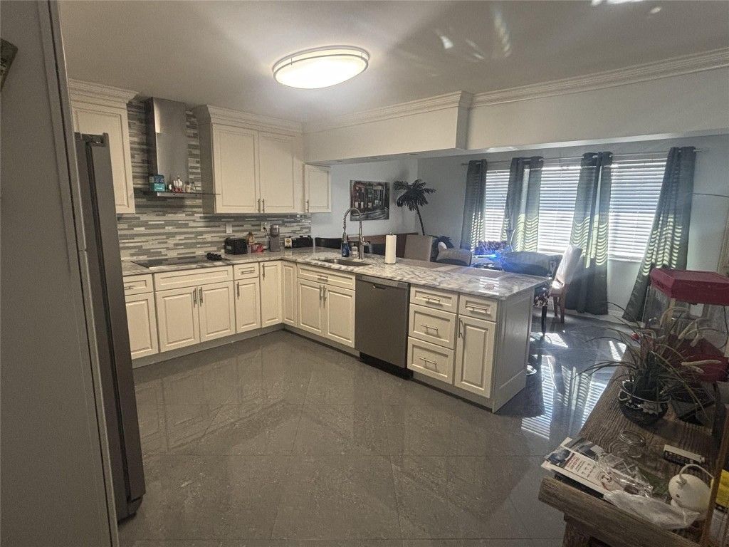 2820 NE 49th Street, Fort Lauderdale, FL 33308