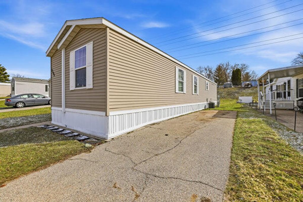 3790 Casper Avenue NW, Grand Rapids, MI 49544