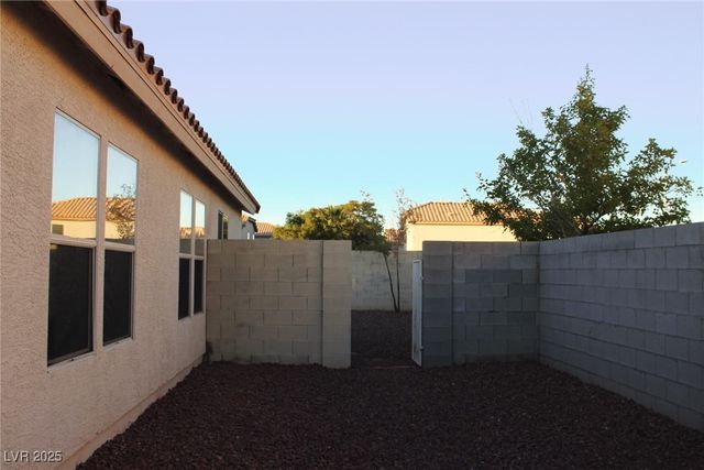 8366 Woodland Prairie Avenue, Las Vegas, NV 89129