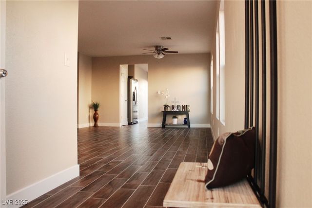 8366 Woodland Prairie Avenue, Las Vegas, NV 89129