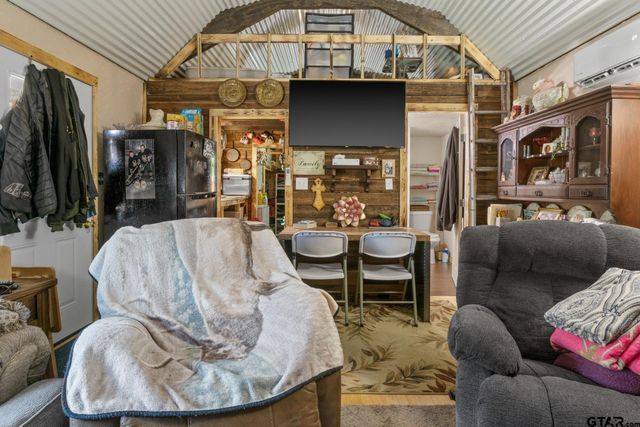 61 Private Road 52436, Pittsburg, TX 75686