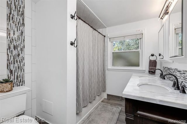 1630 W 12 Mile Road, Royal Oak, MI 48073