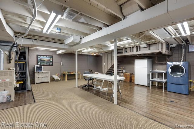 1630 W 12 Mile Road, Royal Oak, MI 48073