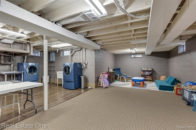 1630 W 12 Mile Road, Royal Oak, MI 48073