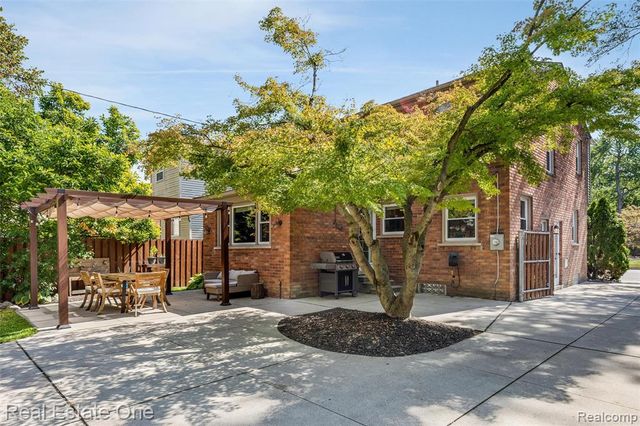 1630 W 12 Mile Road, Royal Oak, MI 48073