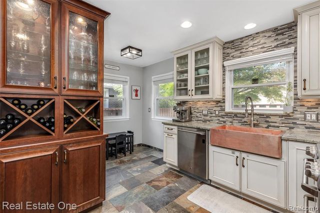 1630 W 12 Mile Road, Royal Oak, MI 48073