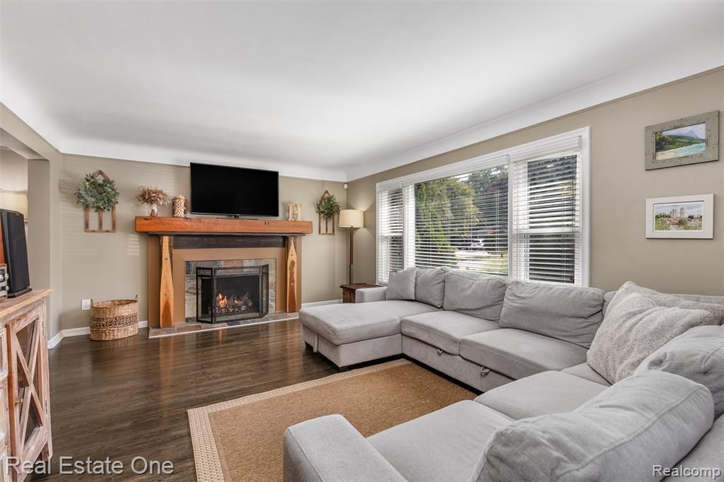 1630 W 12 Mile Road, Royal Oak, MI 48073