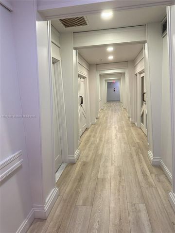 3200 Collins Ave 11-3, Miami Beach, FL 33140