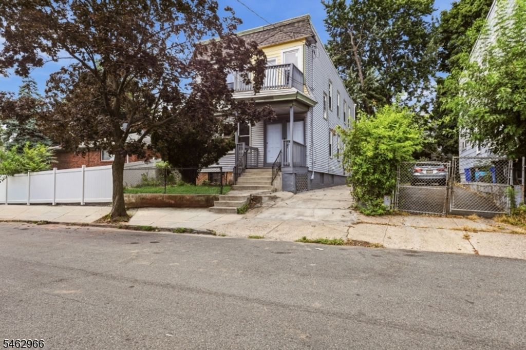 407 Chadwick Ave, Newark City, NJ 07112 — exterior