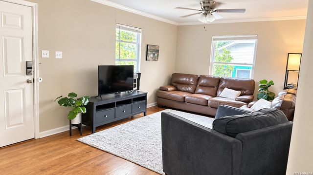 1448 W SUMMIT AVE, San Antonio, TX 78201