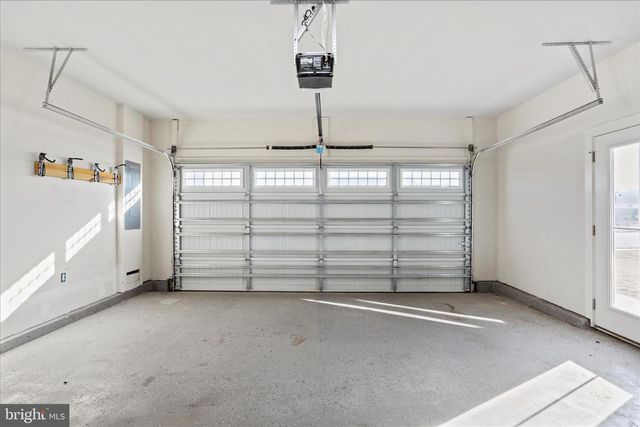 31 LIVERPOOL LN, Martinsburg, WV 25405