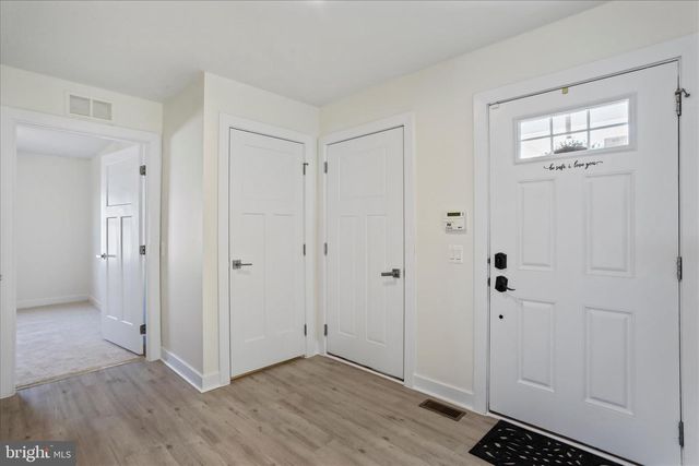 31 LIVERPOOL LN, Martinsburg, WV 25405