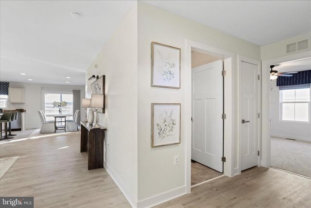 31 LIVERPOOL LN, Martinsburg, WV 25405