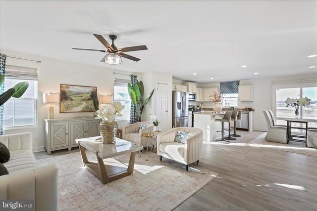 31 LIVERPOOL LN, Martinsburg, WV 25405