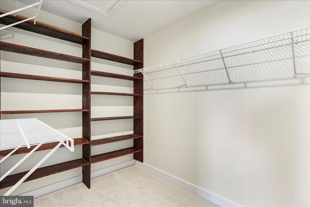 31 LIVERPOOL LN, Martinsburg, WV 25405