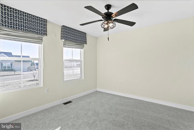 31 LIVERPOOL LN, Martinsburg, WV 25405