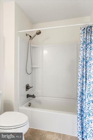 31 LIVERPOOL LN, Martinsburg, WV 25405