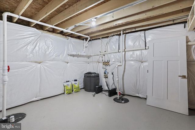 31 LIVERPOOL LN, Martinsburg, WV 25405