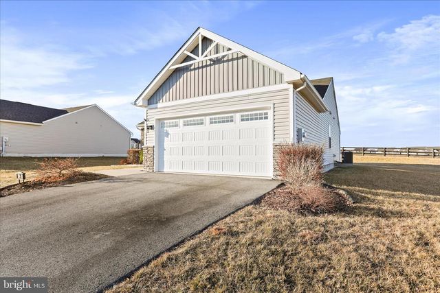 31 LIVERPOOL LN, Martinsburg, WV 25405