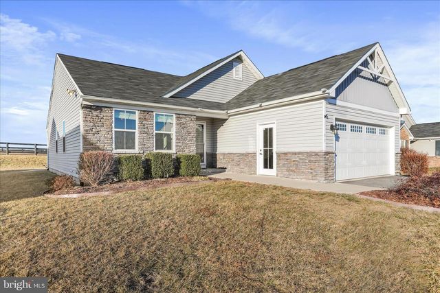 31 LIVERPOOL LN, Martinsburg, WV 25405