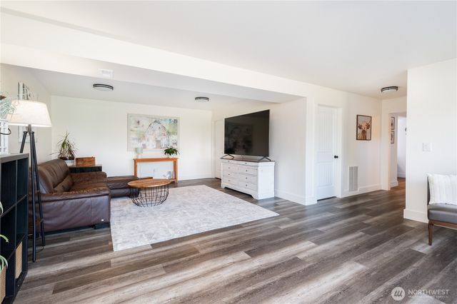 4627 129th Avenue E, Edgewood, WA 98372