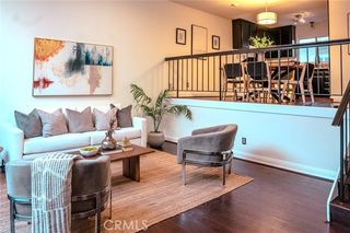 14144 Burbank Boulevard 2, Sherman Oaks, CA 91401