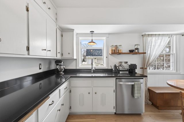 1498 Nevada Avenue E, Saint Paul, MN 55106