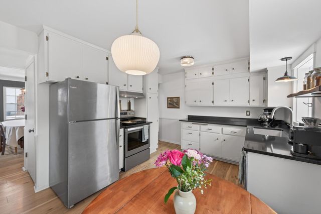 1498 Nevada Avenue E, Saint Paul, MN 55106