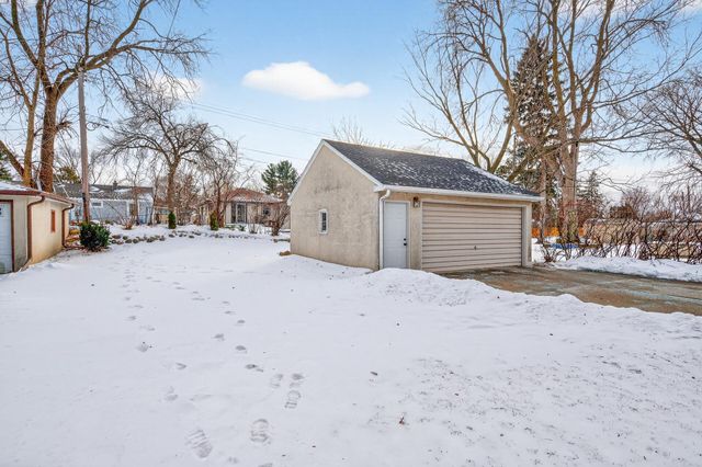 1498 Nevada Avenue E, Saint Paul, MN 55106